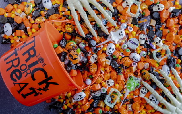 How Do You Know If You Actually Bought Enough Halloween Candy?! Use This…